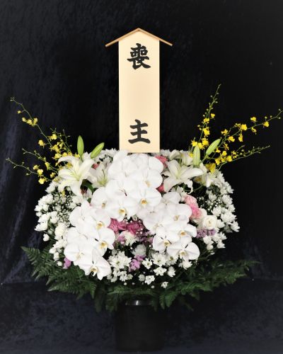 白を基調とした生花