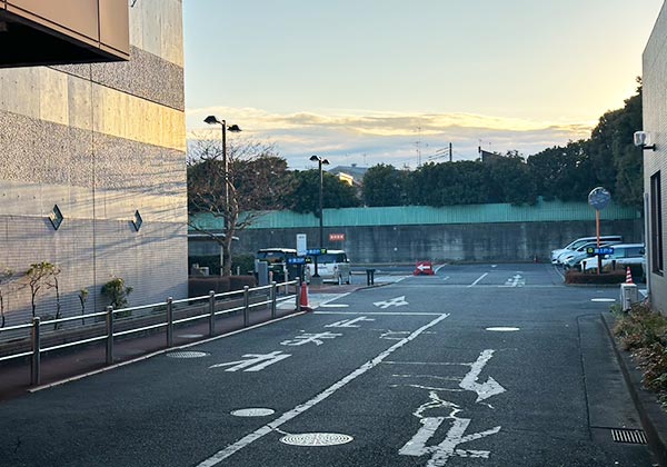 大和斎場の駐車場